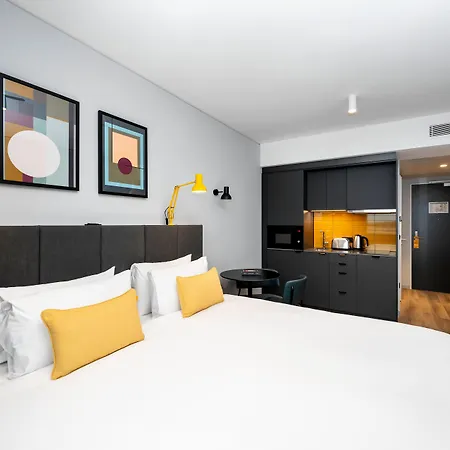 Staycity Frankfurt Airport 4* Φραγκφούρτη