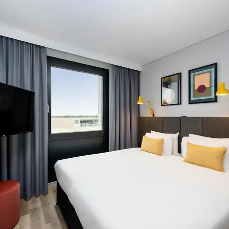 Staycity Frankfurt Airport 4*