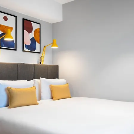 Staycity Frankfurt Airport 4*