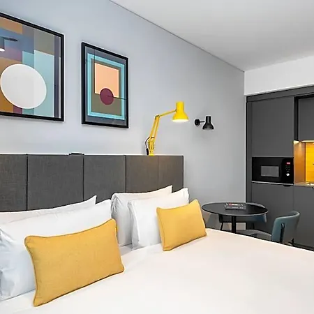 Staycity Frankfurt Airport 호텔 4*