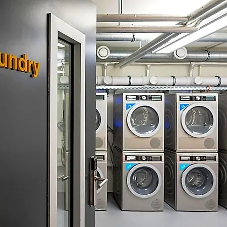 Staycity Frankfurt Airport 호텔 4*