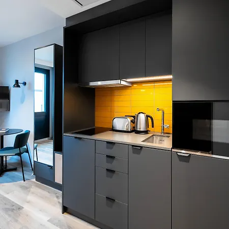 Staycity Frankfurt Airport 호텔 4*