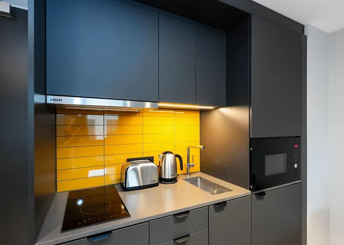 Staycity Frankfurt Airport فندق 4*