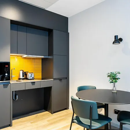 Отель Staycity Frankfurt Airport