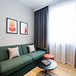 Staycity Frankfurt Airport Hotel 4*