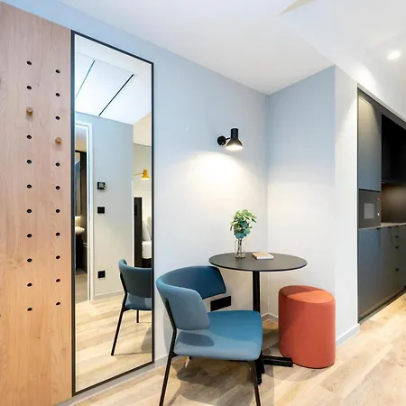 Staycity Frankfurt Airport 4*