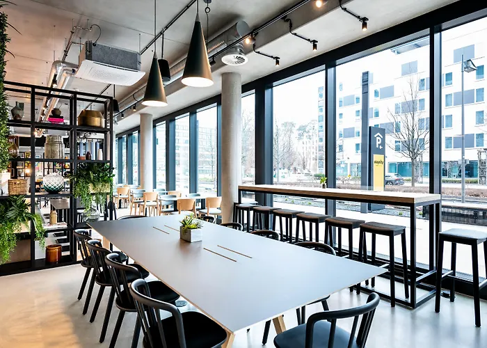 Staycity Frankfurt Airport Отель 4*