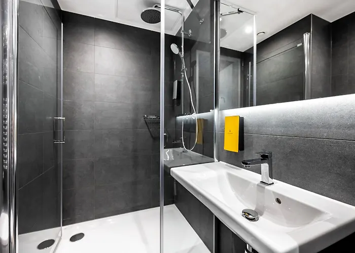 Staycity Frankfurt Airport Отель 4*